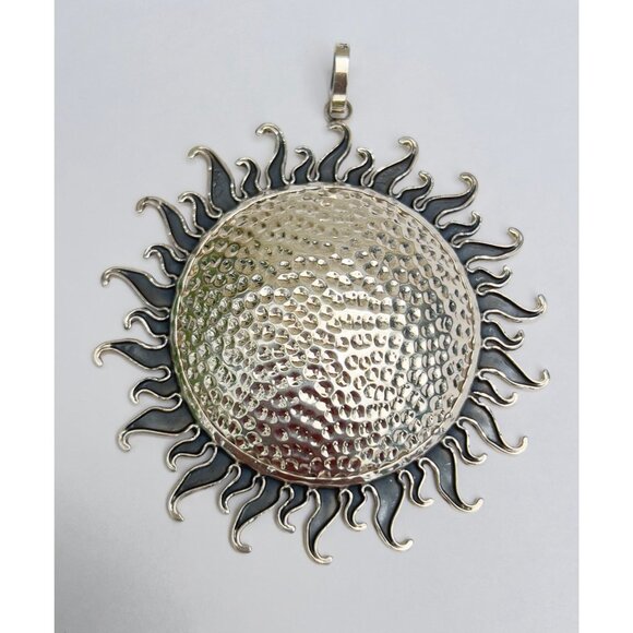 925 Sterling Silver Handcrafted hammered statement SUN pendant - Picture 4 of 12